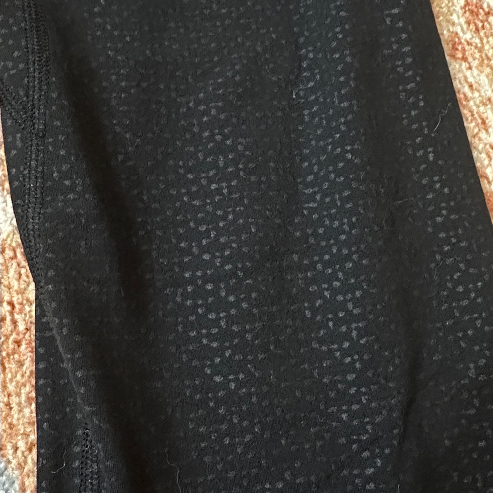 Lululemon Align Crop *21" Monochromic Black Emboss W6AXOS size 8 - Picture 4 of 9